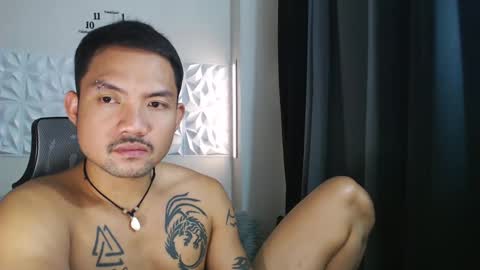 Snapshot of thefriskyasian chatting on 12/17/24, 05:26 Jaycee online show from 12/17/24, 05:26