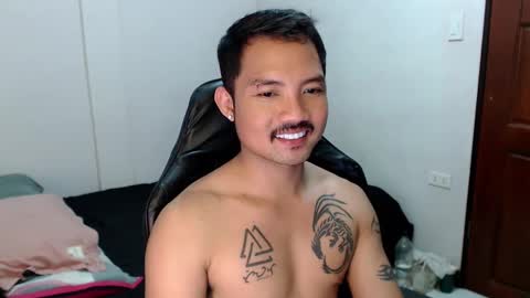 Snapshot of thefriskyasian chatting on 12/26/24, 07:05 Jaycee online show from 12/26/24, 07:05