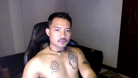 Snapshot of thefriskyasian chatting on 01/05/25, 08:31 Jaycee online show from 01/05/25, 08:31