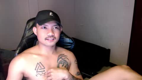 Snapshot of thefriskyasian chatting on 01/14/25, 05:30 Jaycee online show from 01/14/25, 05:30