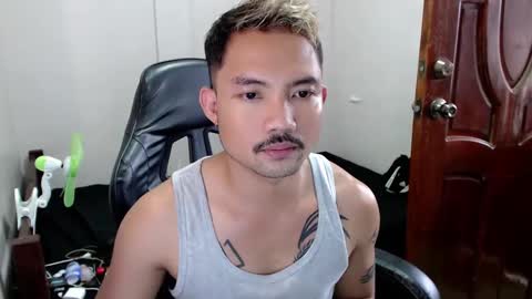 Snapshot of thefriskyasian chatting on 02/04/25, 08:02 Jaycee online show from 02/04/25, 08:02