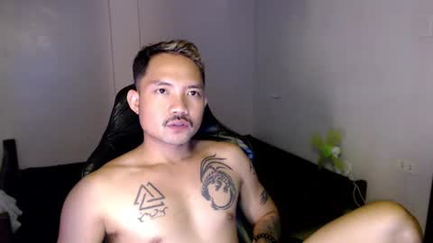 Snapshot of thefriskyasian chatting on 02/04/25, 09:20 Jaycee online show from 02/04/25, 09:20