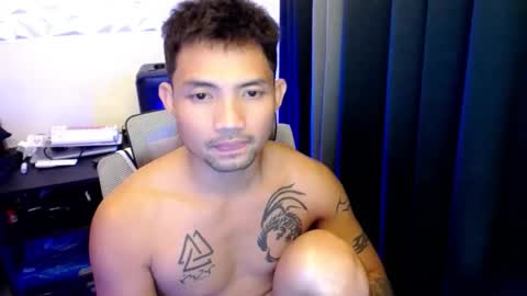 Snapshot of thefriskyasian chatting on 09/10/25, 06:41 Jaycee online show from 09/10/25, 06:41