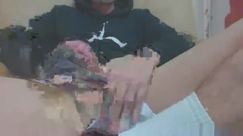 Snapshot of thegeezer30 chatting on 12/16/24, 10:34 Geezer online show from 12/16/24, 10:34