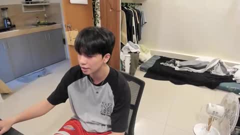 Green online show from 10/08/25, 11:57