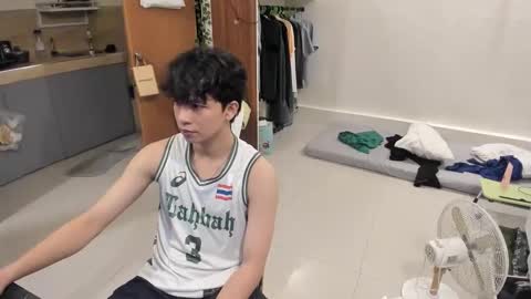 Green online show from 10/13/25, 06:41