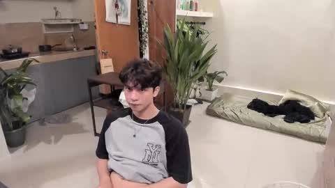 Green online show from 11/18/25, 06:01