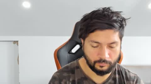 Snapshot of theguardian7 chatting on 11/12/25, 11:54 theguardian7 online show from 11/12/25, 11:54