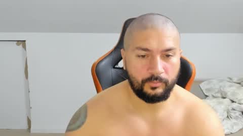 Snapshot of theguardian7 chatting on 11/15/25, 05:27 theguardian7 online show from 11/15/25, 05:27