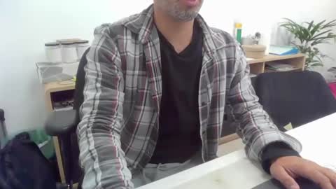 Snapshot of thehardcock2025 chatting on 01/19/25, 11:21 thehardcock2025 online show from 01/19/25, 11:21