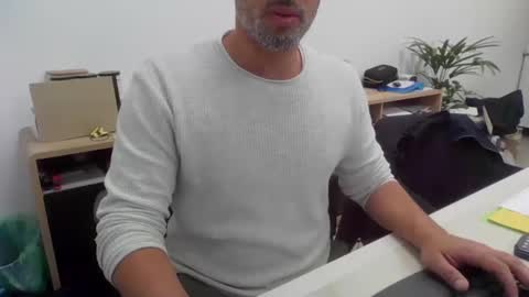 Snapshot of thehardcock2025 chatting on 02/04/25, 08:28 thehardcock2025 online show from 02/04/25, 08:28