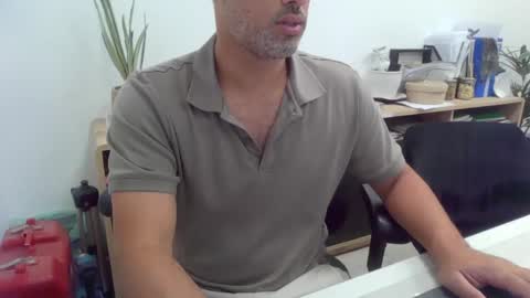 Snapshot of thehardcock2025 chatting on 10/26/25, 04:46 thehardcock2025 online show from 10/26/25, 04:46