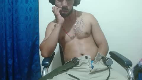 Snapshot of thehousedog chatting on 10/20/25, 02:56 thehousedog online show from 10/20/25, 02:56