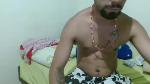 Snapshot of thehousedog chatting on 11/10/25, 04:06 thehousedog online show from 11/10/25, 04:06