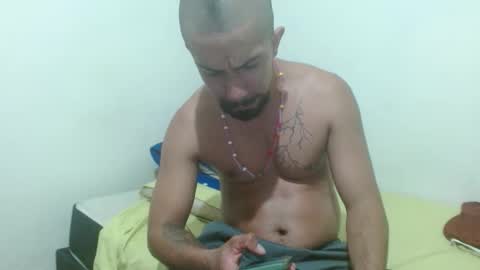 Snapshot of thehousedog chatting on 11/18/25, 09:52 thehousedog online show from 11/18/25, 09:52