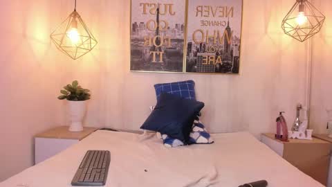 Snapshot of theia_moon_ chatting on 12/05/24, 03:50 Theia online show from 12/05/24, 03:50