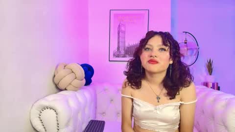 Snapshot of theia_moon_ chatting on 12/27/24, 05:16 Theia online show from 12/27/24, 05:16