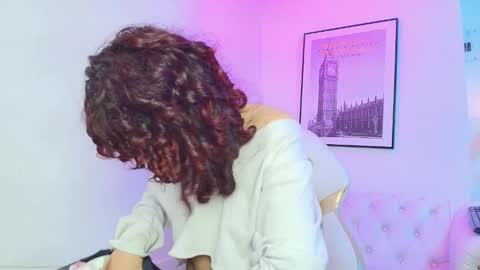 Snapshot of theia_moon_ chatting on 01/11/25, 04:36 Theia online show from 01/11/25, 04:36