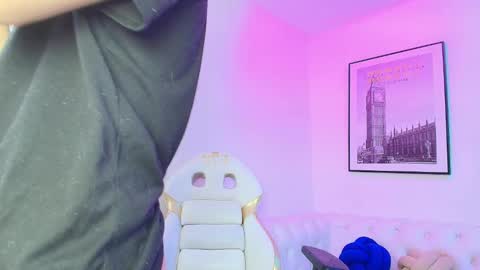 Snapshot of theia_moon_ chatting on 01/13/25, 12:56 Theia online show from 01/13/25, 12:56