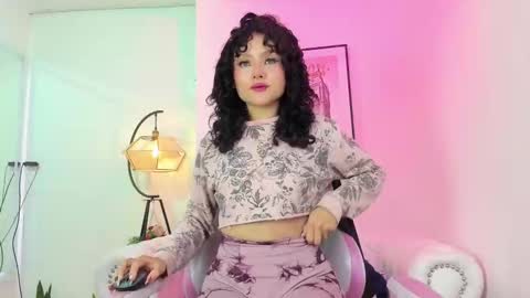 Snapshot of theia_moon_ chatting on 01/29/25, 12:56 Theia online show from 01/29/25, 12:56