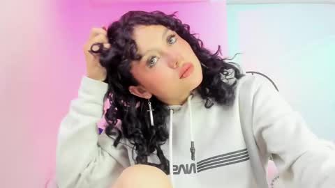 Snapshot of theia_moon_ chatting on 01/30/25, 12:59 Theia online show from 01/30/25, 12:59