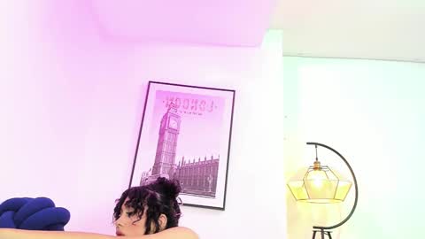 Snapshot of theia_moon_ chatting on 02/04/25, 05:45 Theia online show from 02/04/25, 05:45