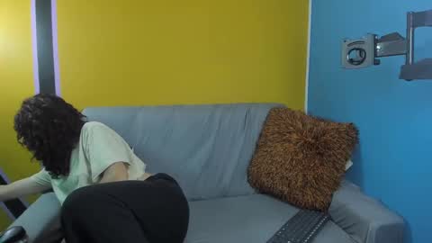 Snapshot of theia_moon_ chatting on 03/02/25, 12:01 Theia online show from 03/02/25, 12:01