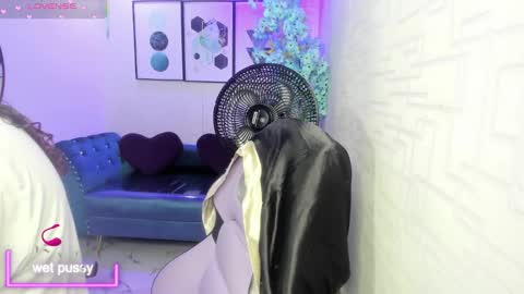 Snapshot of theia_moon_ chatting on 10/03/25, 12:35 Theia online show from 10/03/25, 12:35