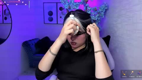 Snapshot of theia_moon_ chatting on 11/08/25, 05:29 Theia online show from 11/08/25, 05:29