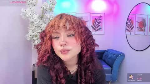 Snapshot of theia_moon_ chatting on 11/21/25, 03:33 Theia online show from 11/21/25, 03:33