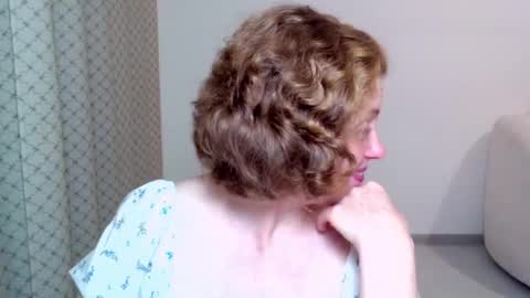 Ella online show from 10/18/25, 06:08