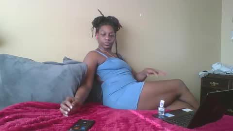 Snapshot of thenaturalgoddess chatting on 12/20/24, 05:51 TheNaturalGoddess online show from 12/20/24, 05:51