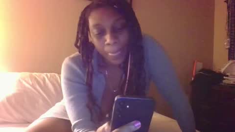 Snapshot of thenaturalgoddess chatting on 01/20/25, 01:18 TheNaturalGoddess online show from 01/20/25, 01:18