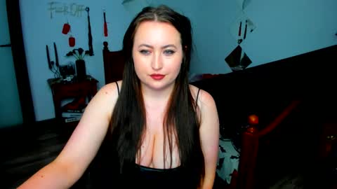 Snapshot of thenaughtygf chatting on 10/25/25, 08:14 thenaughtygf online show from 10/25/25, 08:14