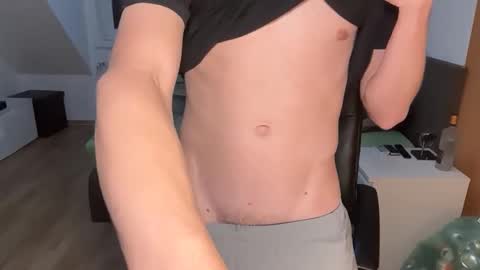 Snapshot of thenofaceguyy chatting on 09/12/25, 06:08 Tommy Next Stream starting at 9 AM CEST Thersday 10TH online show from 09/12/25, 06:08