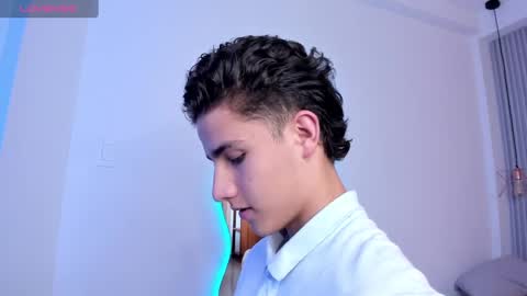  THEO- MATEO  online show from 01/03/25, 08:22