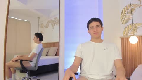  THEO- MATEO  online show from 01/11/25, 04:36