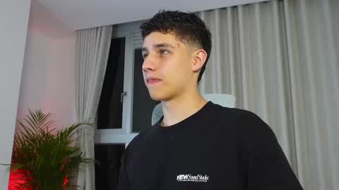  THEO- MATEO  online show from 02/22/25, 11:35