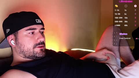 Snapshot of theoravi chatting on 12/02/24, 02:42 Theo Ravi online show from 12/02/24, 02:42