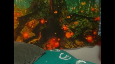 Amelia online show from 10/19/25, 03:07