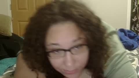 Amelia online show from 11/17/25, 03:23