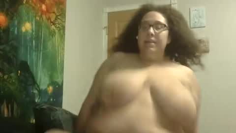 Amelia online show from 11/26/25, 04:46