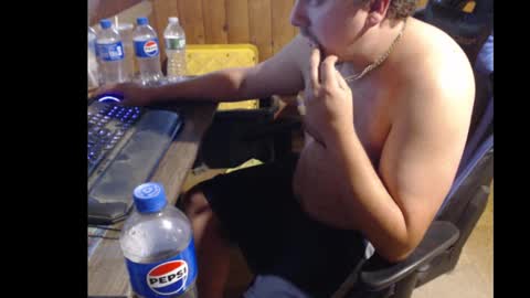 Snapshot of therealbigcheese0695 chatting on 09/29/25, 09:08 therealbigcheese0695 online show from 09/29/25, 09:08