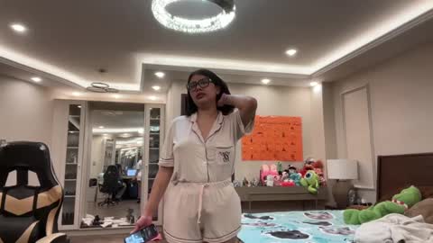 Snapshot of therealcamilabaddie chatting on 10/11/25, 11:47 therealcamilabaddie online show from 10/11/25, 11:47