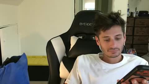 Snapshot of therealdylansdick chatting on 10/23/25, 08:40 therealdylansdick online show from 10/23/25, 08:40