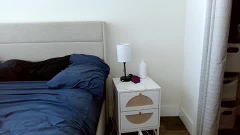 Yoshi online show from 10/12/25, 06:07