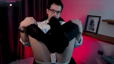 Snapshot of therealmartincox chatting on 02/14/25, 01:34 4th online show from 02/14/25, 01:34