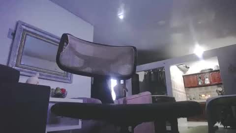 therry online show from 11/12/25, 10:37