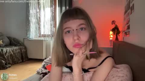 LISA                                            online show from 11/07/25, 08:25