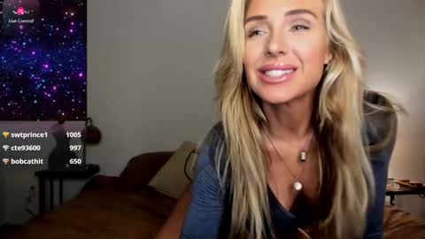 Snapshot of theselina_kyle chatting on 10/03/25, 12:07 Selina Kyle online show from 10/03/25, 12:07